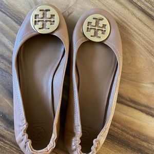 Tory Burch ballet flat in camel